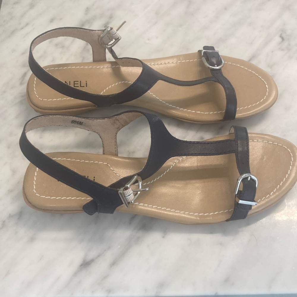 Women’s sandals